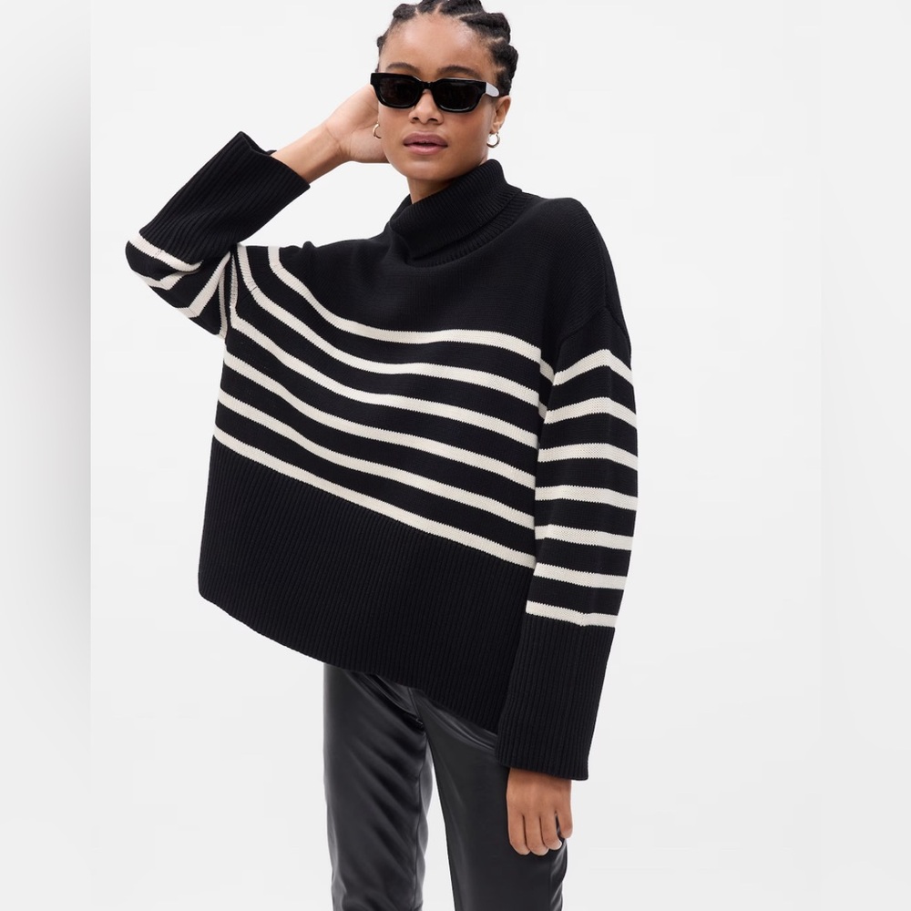 24/7 Split-Hem Turtleneck Gap Brand Sweater